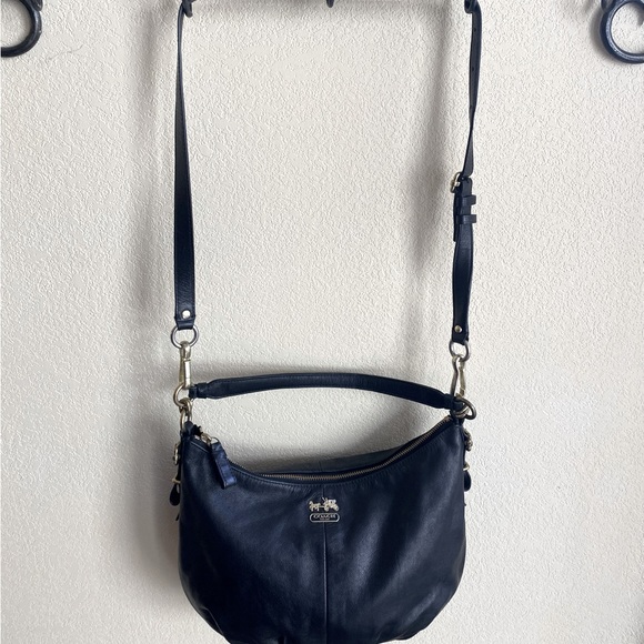 Coach Madison bag. Hobo/crossbody. Great pre-owned condition. Black. - Picture 2 of 8